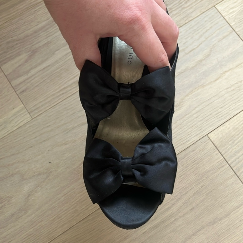 Black bow heels